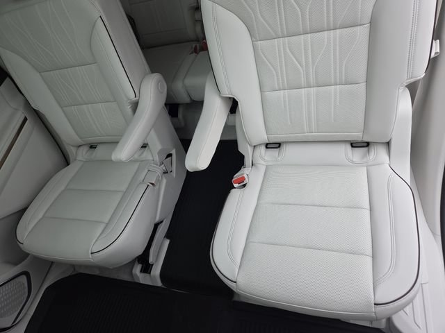 New 2026 Buick Enclave Avenir w/ Super Cruise Package AWD/4WD image 32