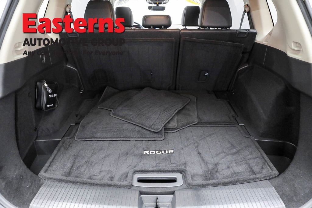 Used 2022 Nissan Rogue SL w/ SL Premium Package image 9