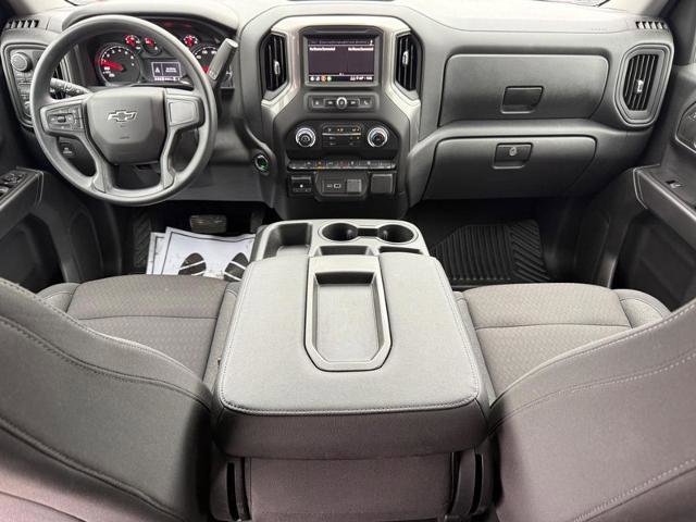 Used 2025 Chevrolet Silverado 1500 Custom Trail Boss w/ Turbomax Blackout Package AWD/4WD image 12