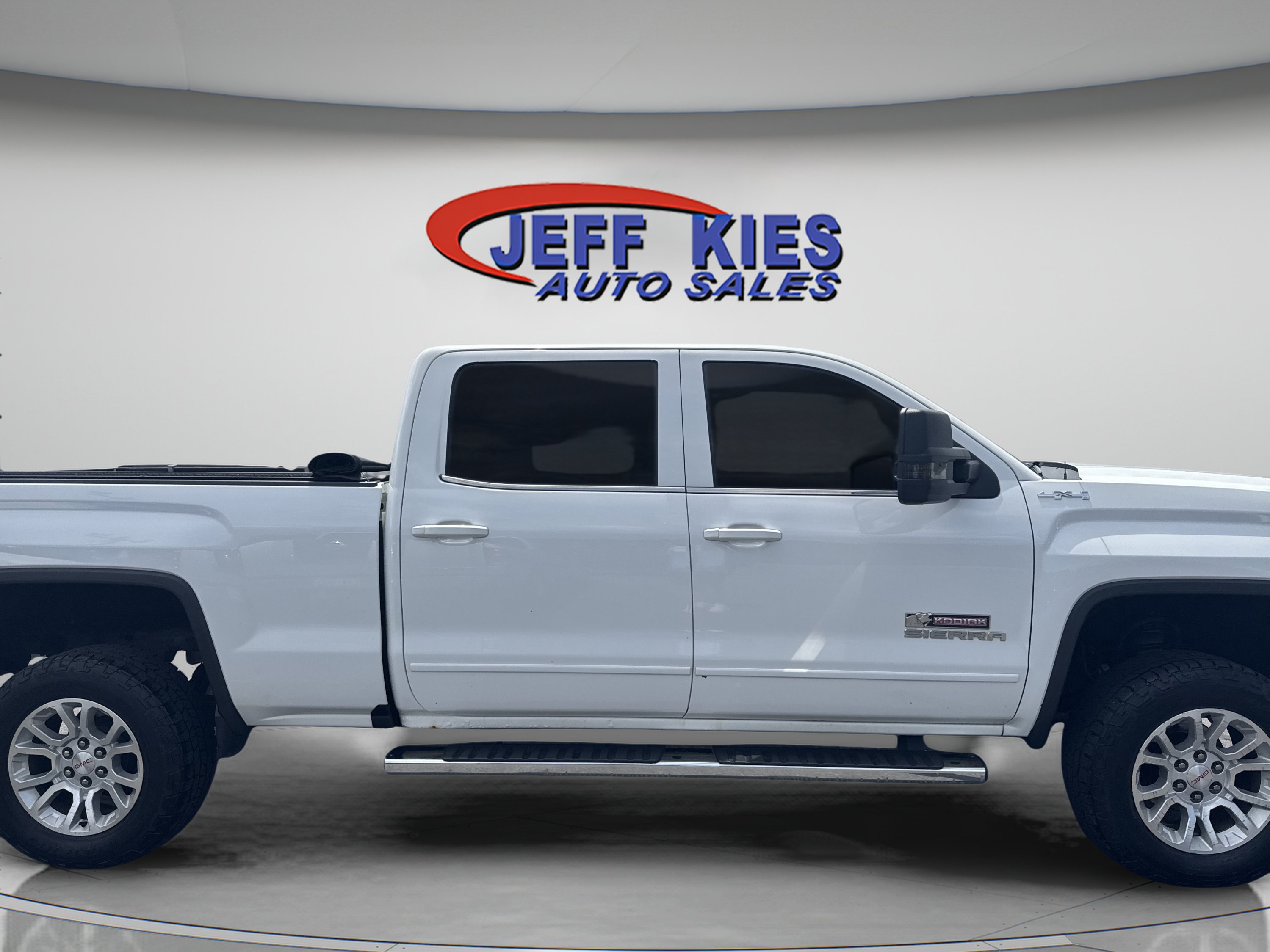 Used 2016 GMC Sierra 1500 SLE w/ Max Trailering Package AWD/4WD image 4