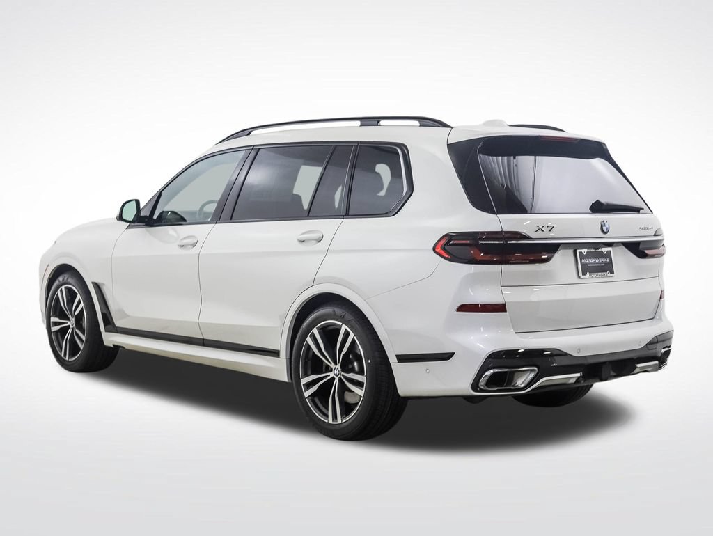 Used 2023 BMW X7 xDrive40i w/ Executive Package AWD/4WD image 3