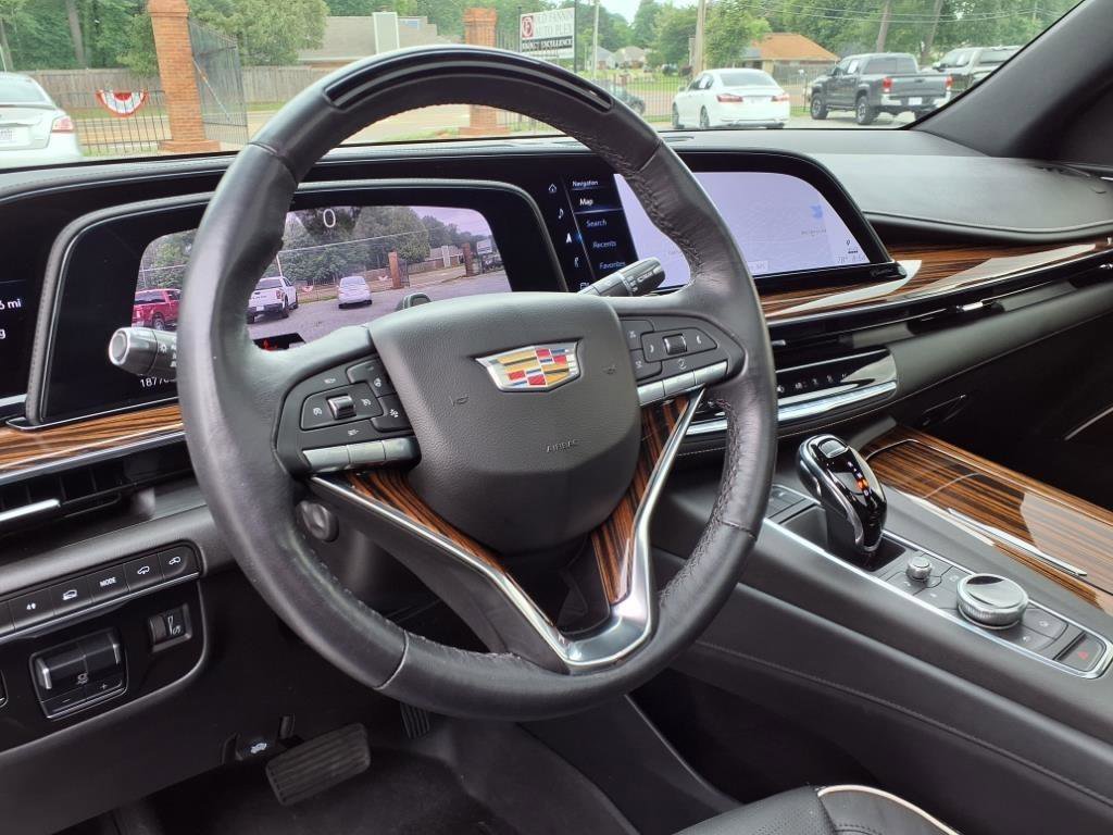Used 2023 Cadillac Escalade Premium Luxury w/ Performance Package image 16
