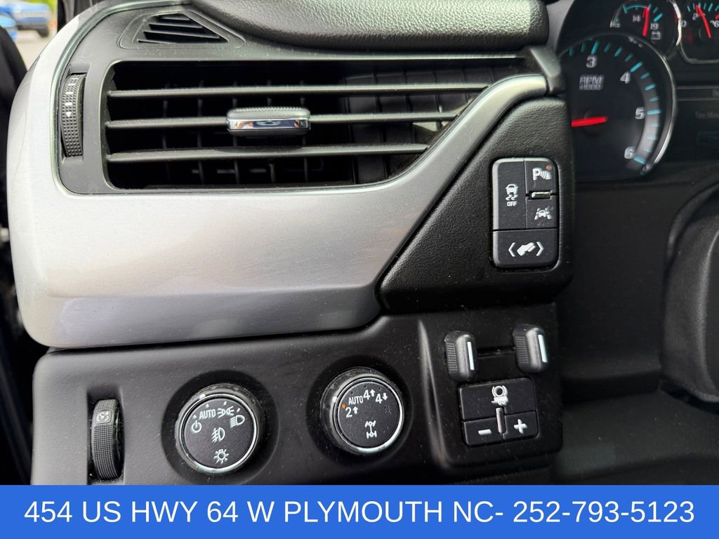 Used 2018 Chevrolet Tahoe LT w/ Luxury Package AWD/4WD image 17