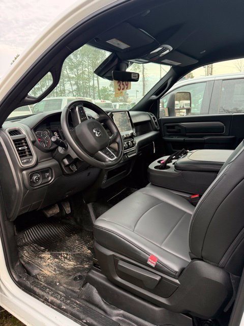 New 2026 RAM 5500 Tradesman w/ Chrome Appearance Group AWD/4WD image 4