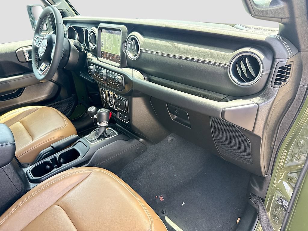 Used 2023 Jeep Wrangler Unlimited Sahara w/ Cold Weather Group AWD/4WD image 34