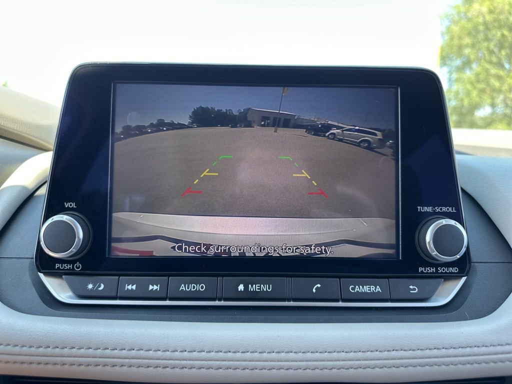 Used 2024 Nissan Rogue SV image 41