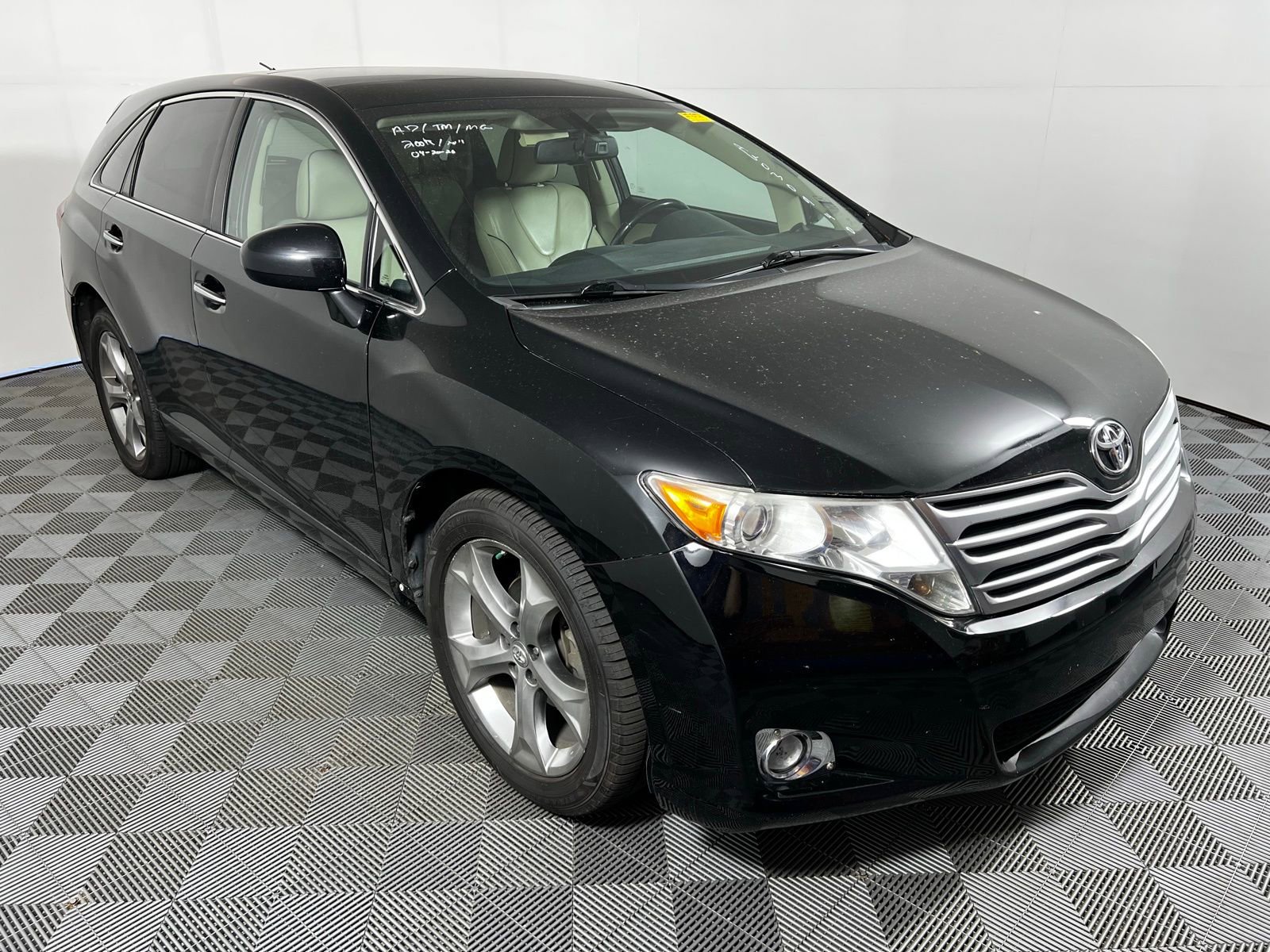 Used 2010 Toyota Venza image 3