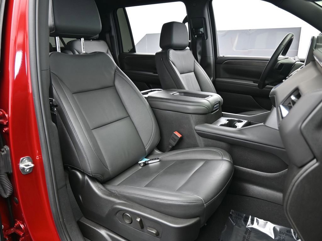 Used 2024 Chevrolet Suburban LT image 50