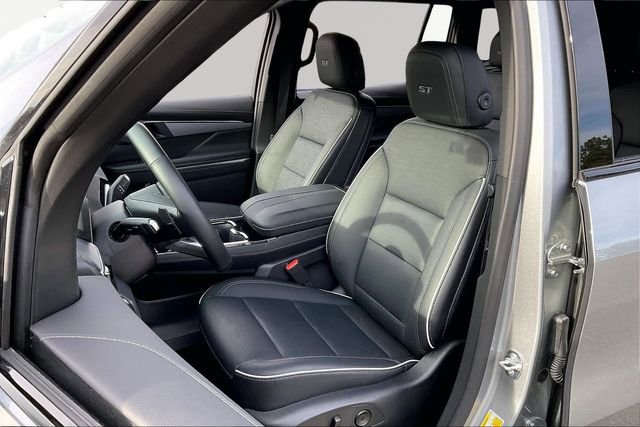 Used 2025 Buick Enclave Sport Touring image 15