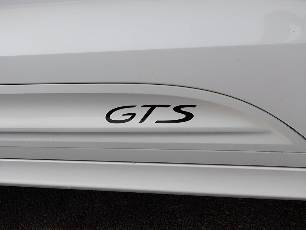 Certified 2024 Porsche Macan GTS image 17