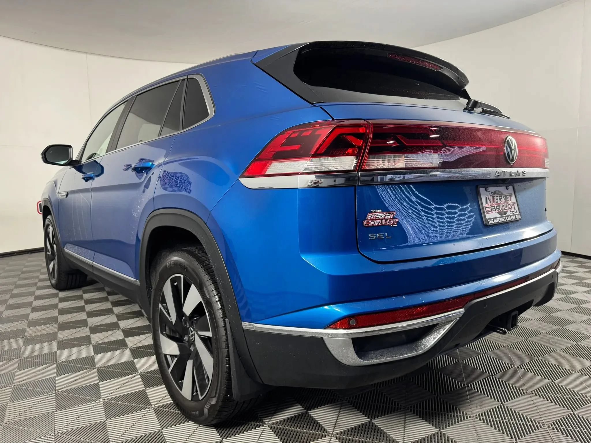 Used 2024 Volkswagen Atlas Cross Sport SEL AWD/4WD image 29