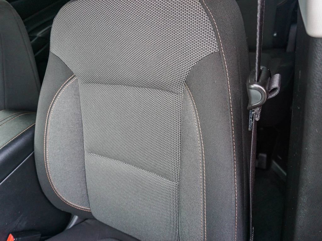 Used 2021 Chevrolet Traverse LT image 20