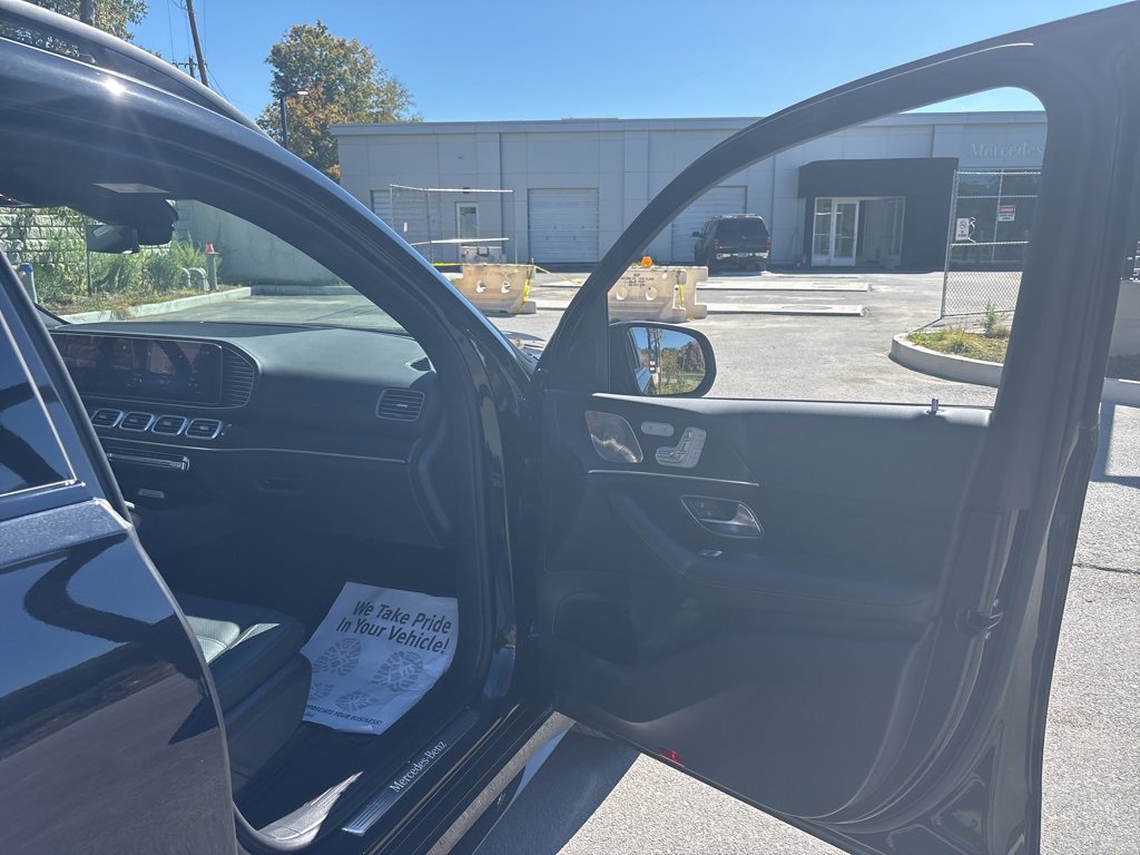Used 2025 Mercedes-Benz GLS 450 4MATIC image 17