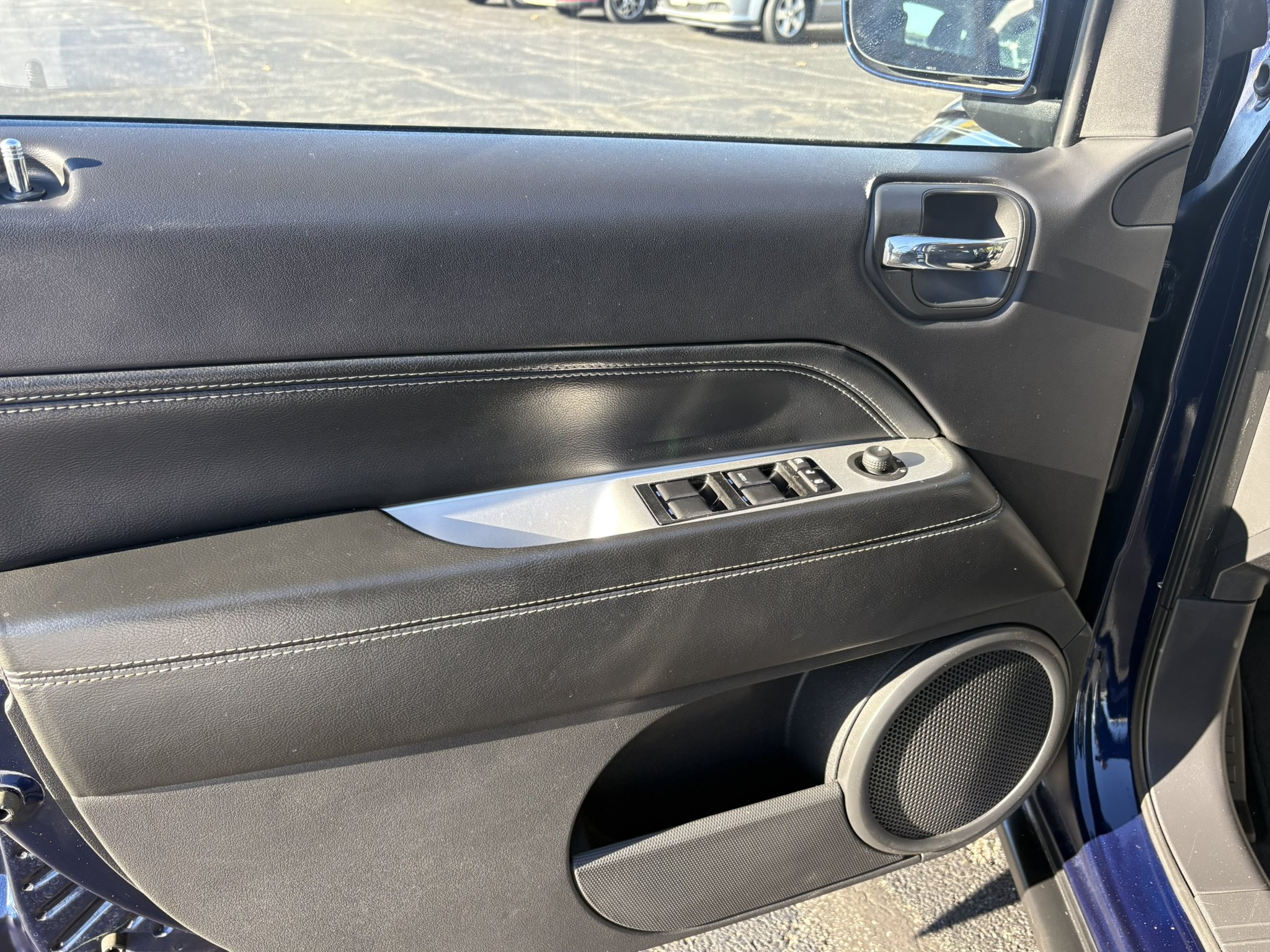 Used 2014 Jeep Compass Limited w/ Premium Sound Group AWD/4WD image 16