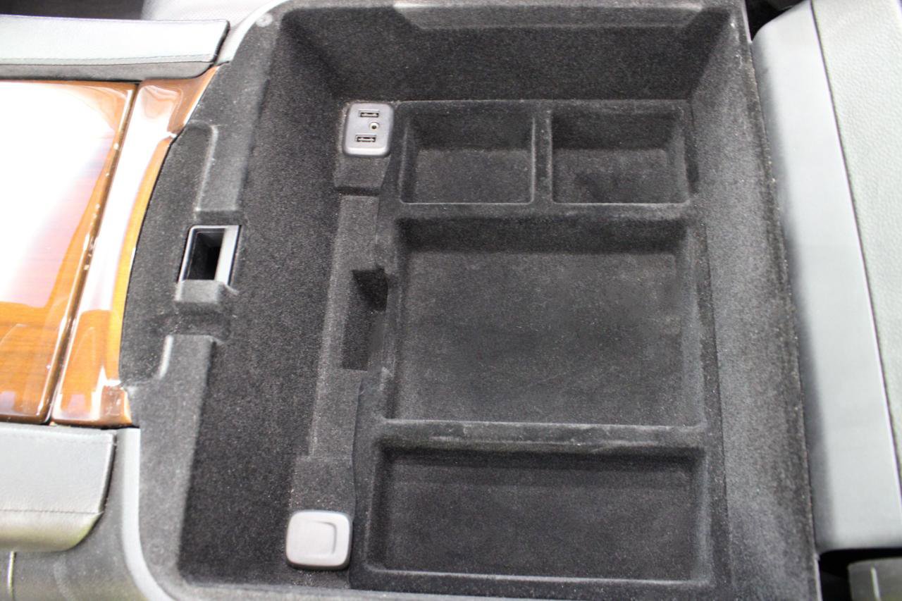 Used 2018 Cadillac Escalade Premium Luxury image 71