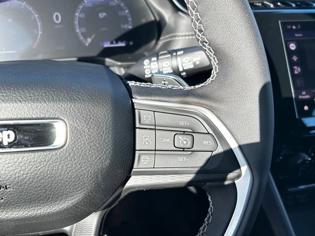 New 2025 Jeep Grand Cherokee Altitude image 19