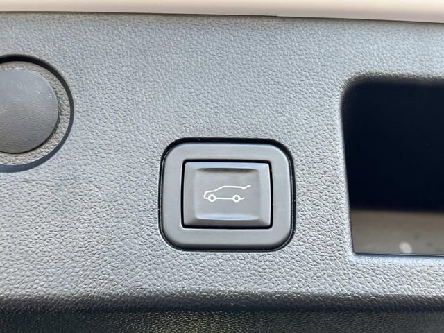 Used 2025 Chevrolet Equinox RS w/ Safety and Technology Package image 12