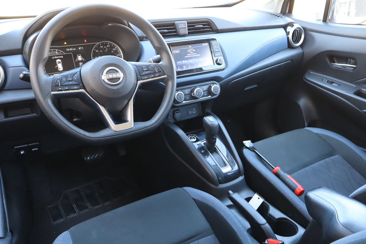 Used 2024 Nissan Versa SV FWD image 4