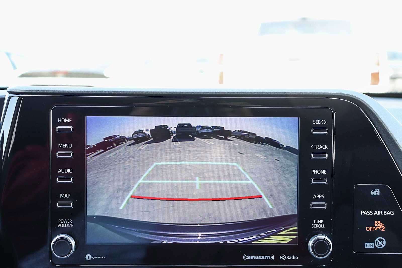 Used 2021 Toyota Highlander XLE image 27