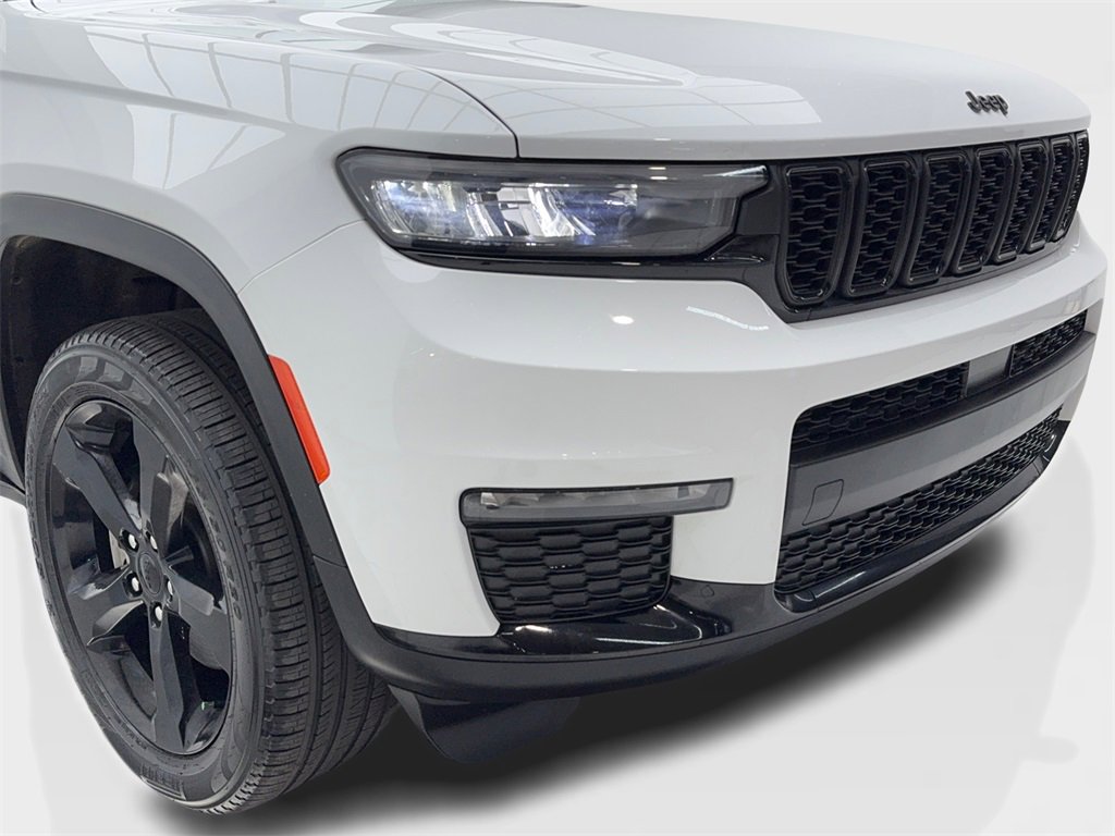 Used 2024 Jeep Grand Cherokee L Limited w/ Black Appearance Package image 3