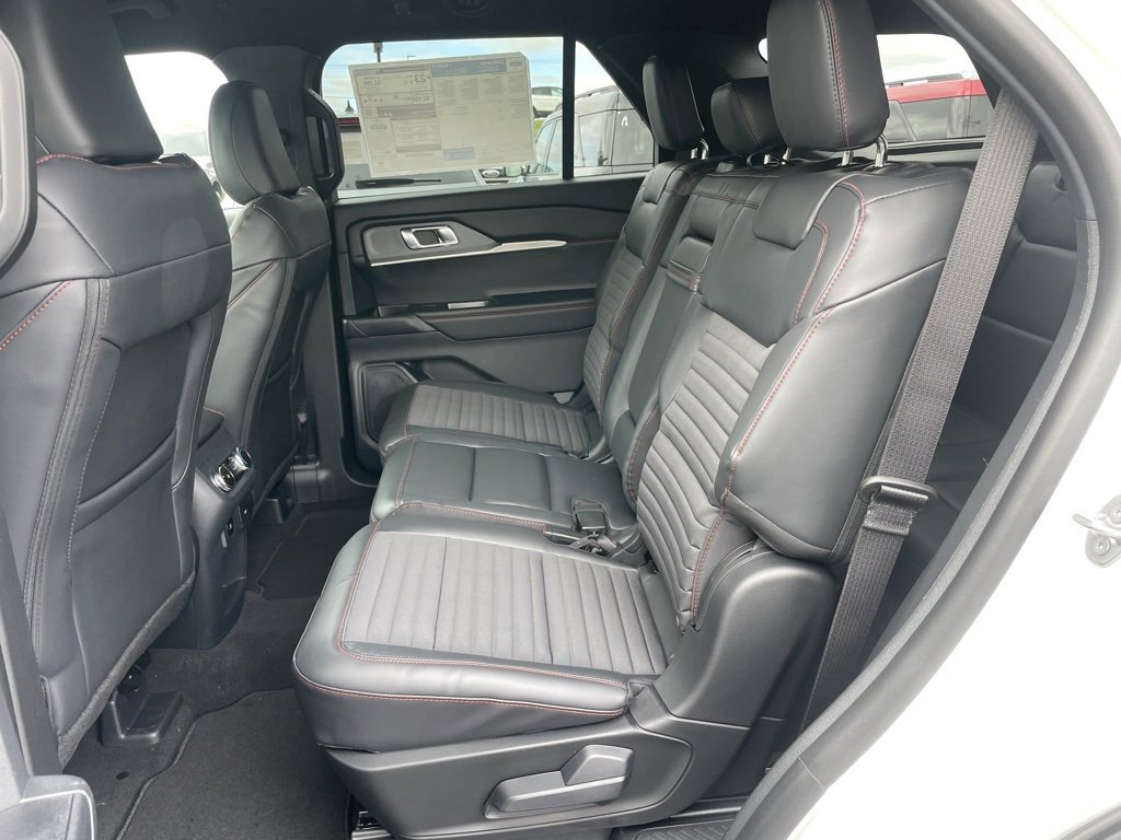 New 2026 Ford Explorer ST-Line w/ ST-Line Street Pack image 8