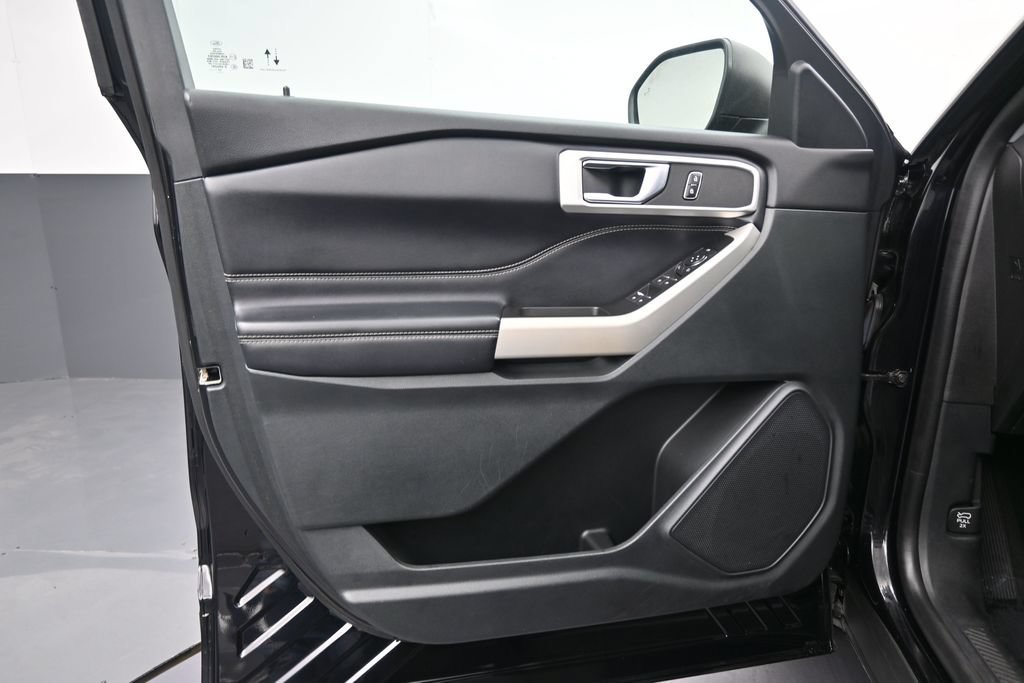 Used 2021 Ford Explorer XLT RWD image 11