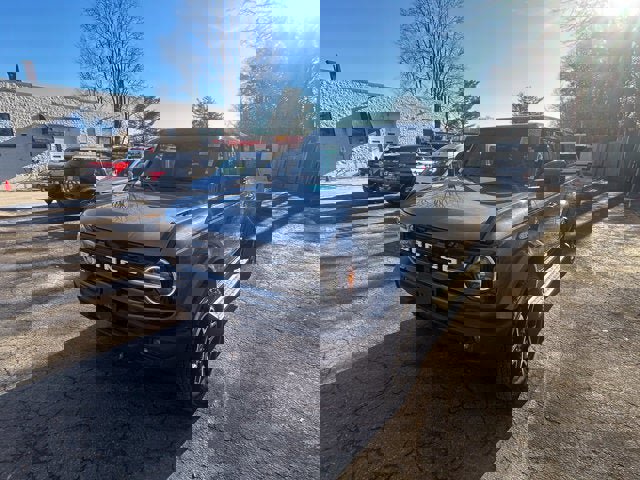 Used 2025 Ford Bronco Outer Banks image 3