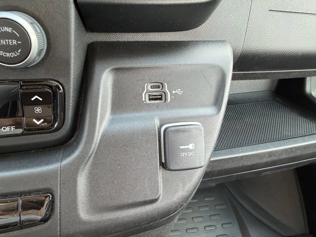 Used 2025 RAM ProMaster 2500 w/ Convenience Group FWD image 31