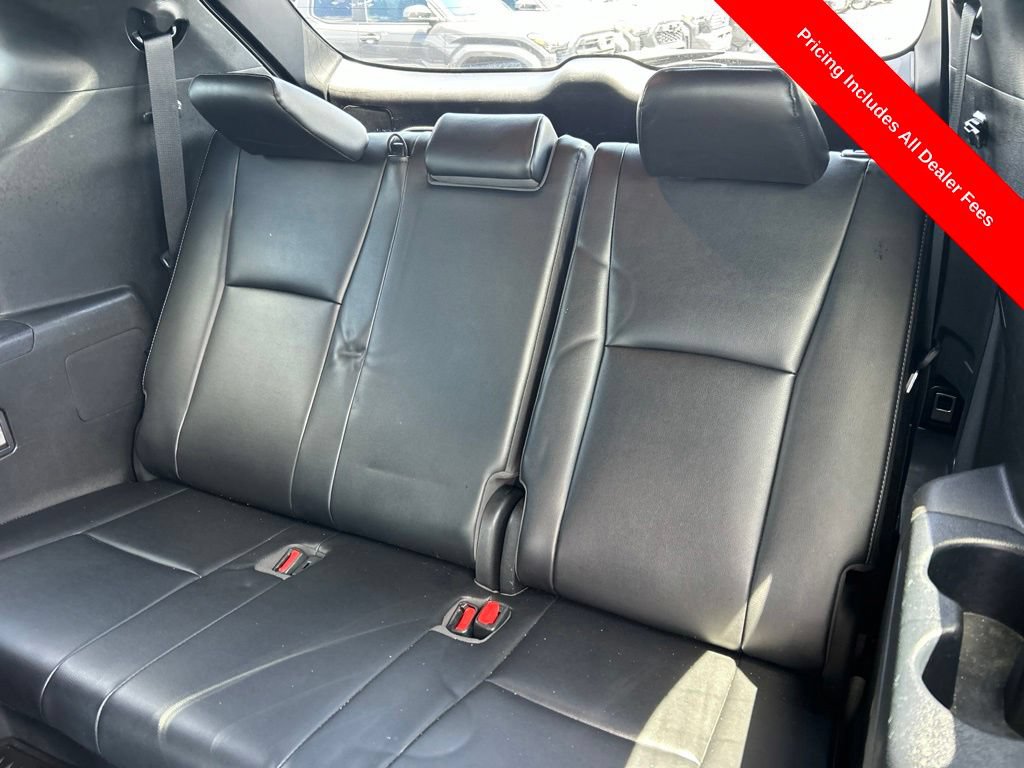 Used 2022 Toyota Highlander XSE FWD image 17