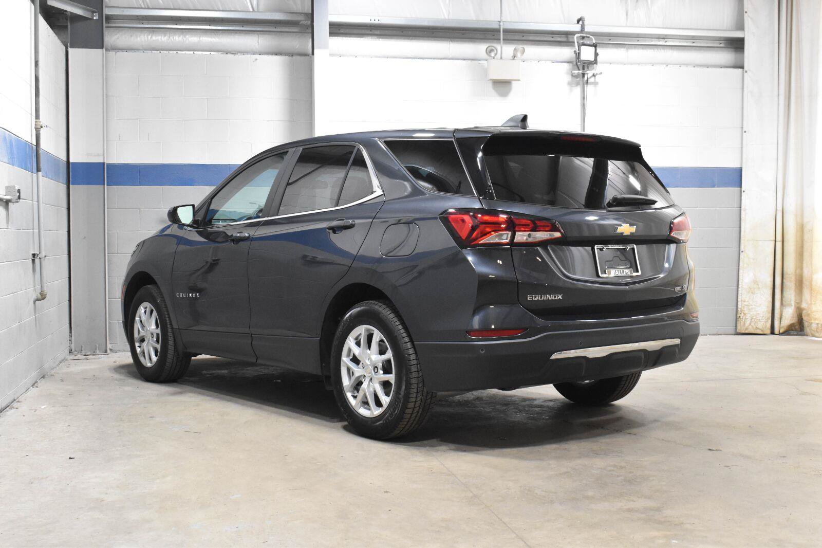 Used 2023 Chevrolet Equinox LT AWD/4WD image 21