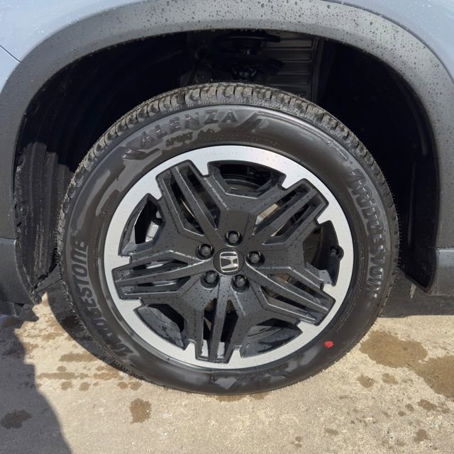 New 2026 Honda Pilot Touring image 9