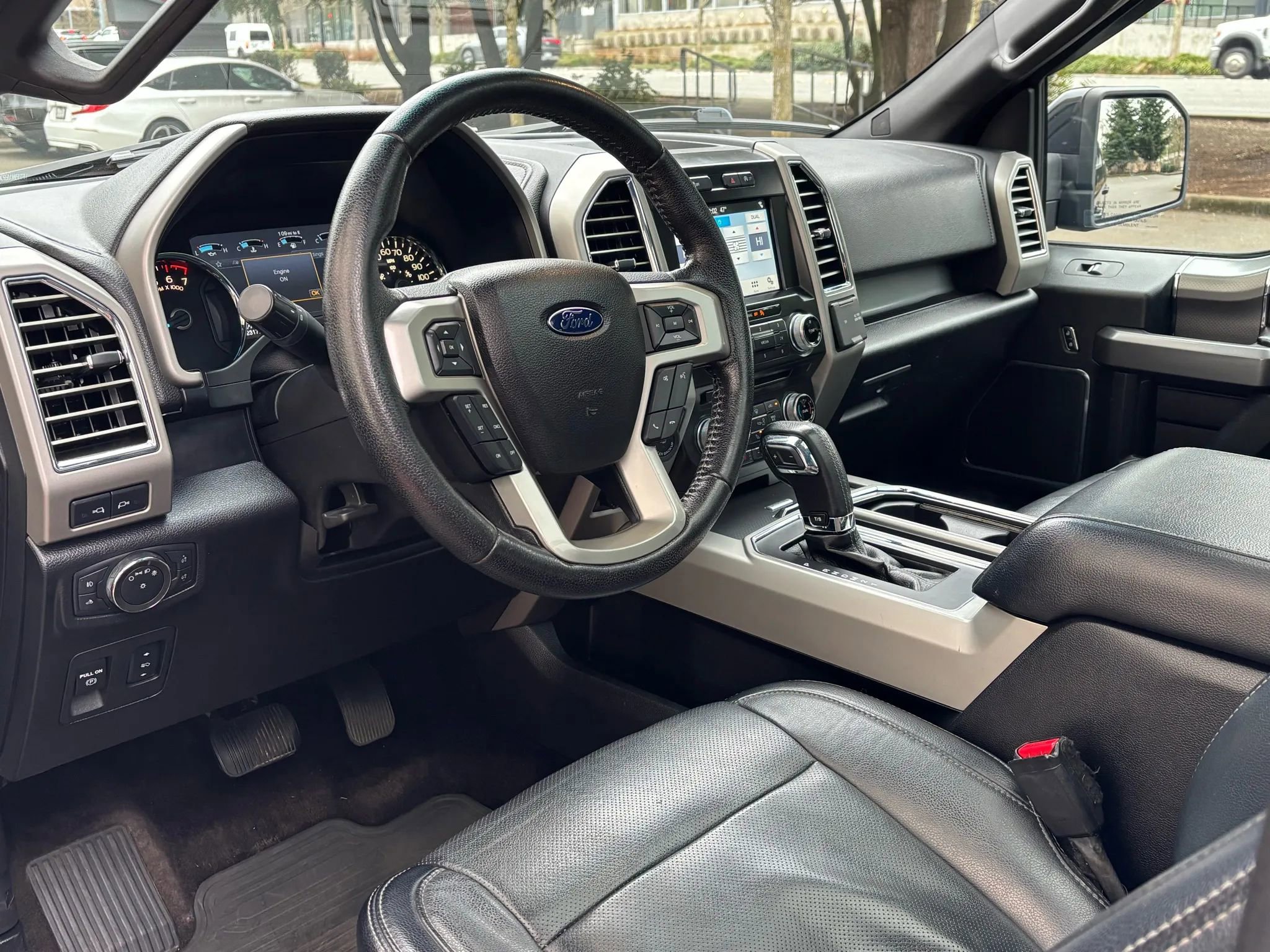 Used 2016 Ford F150 Lariat w/ Equipment Group 501A Mid image 5