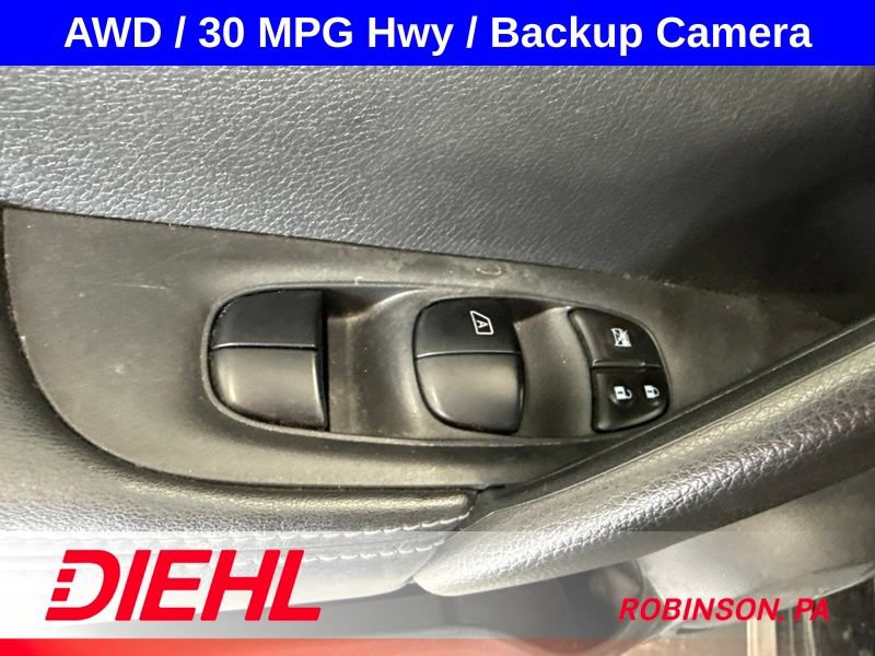 Used 2018 Nissan Rogue Sport S w/ S Appearance Package AWD/4WD image 19
