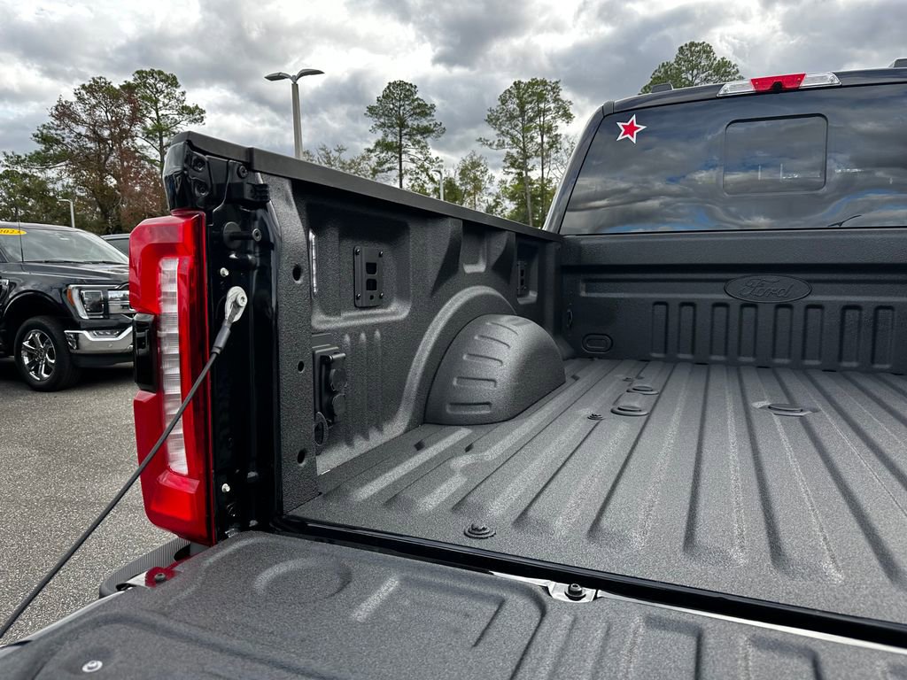 New 2026 Ford F250 Lariat w/ Black Appearance Package image 46