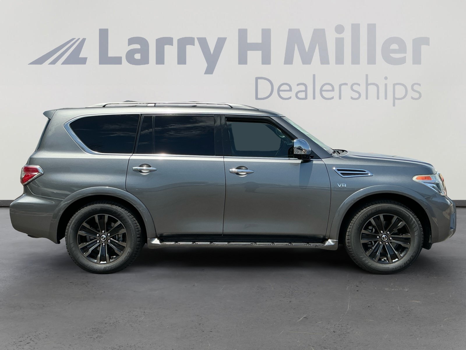 Used 2020 Nissan Armada Platinum w/ Captain's Chairs Package RWD image 6