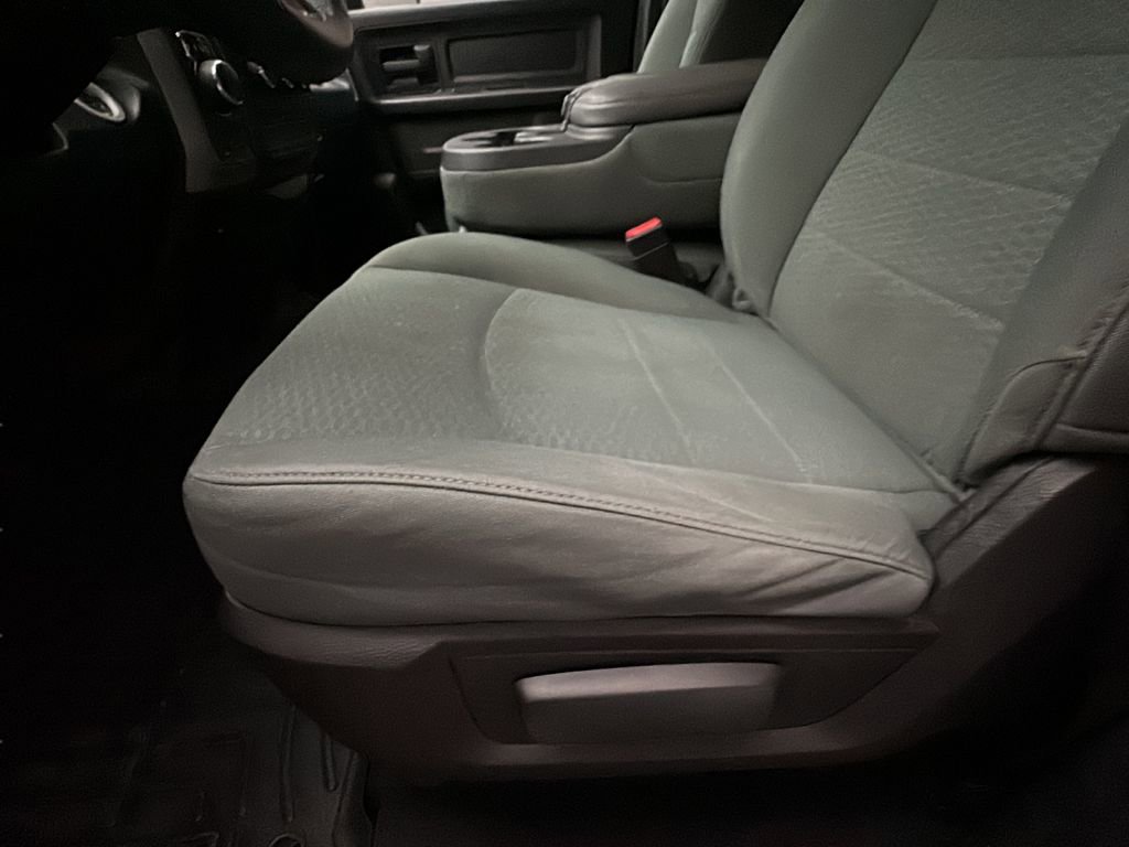 Used 2015 RAM 1500 Express AWD/4WD image 11