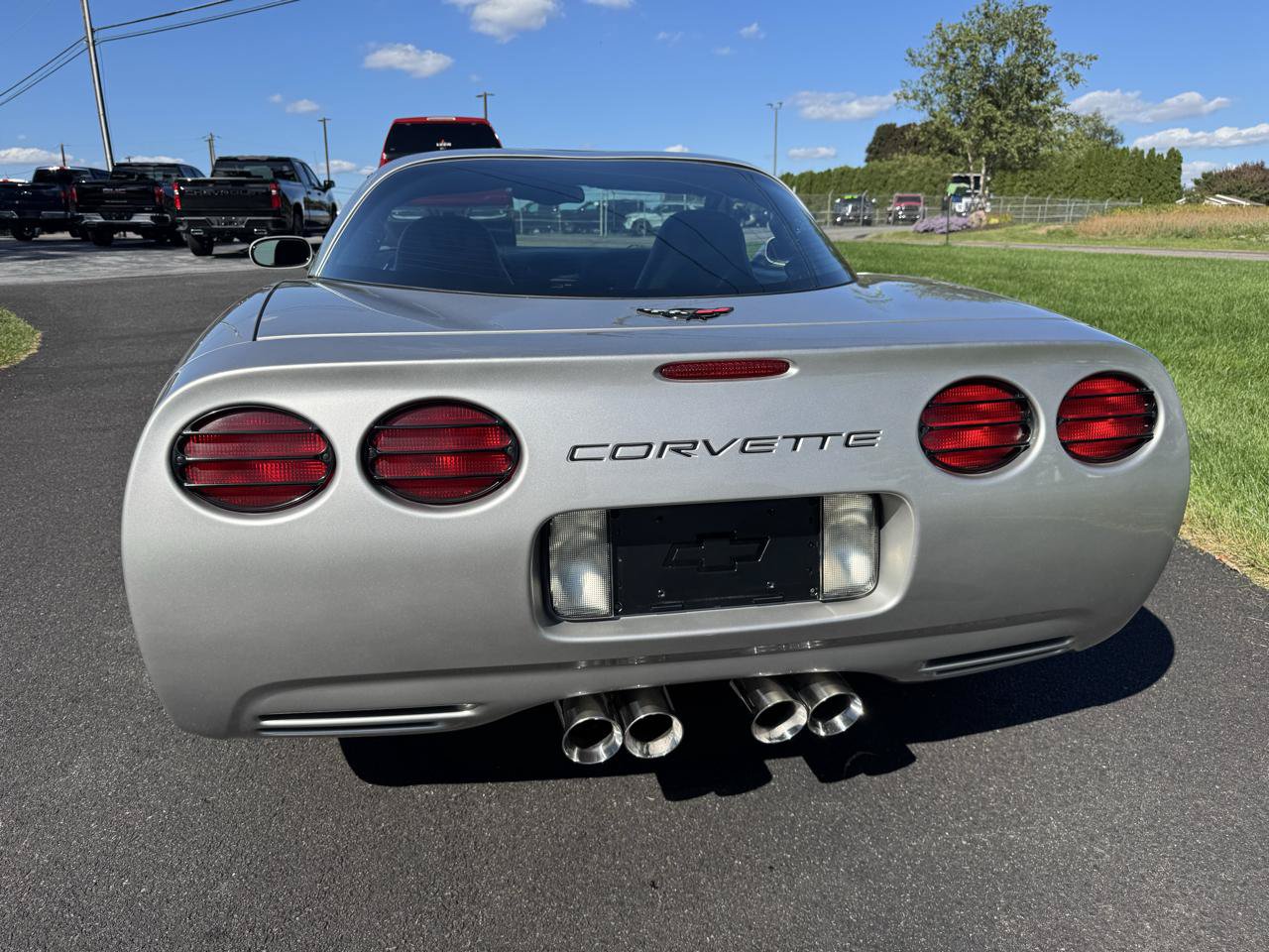Used 2004 Chevrolet Corvette Coupe w/ Preferred Equipment Group RWD image 9