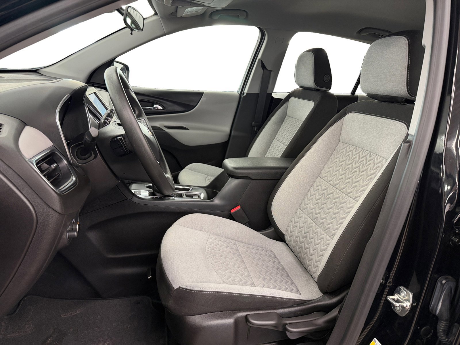 Used 2024 Chevrolet Equinox LS image 9