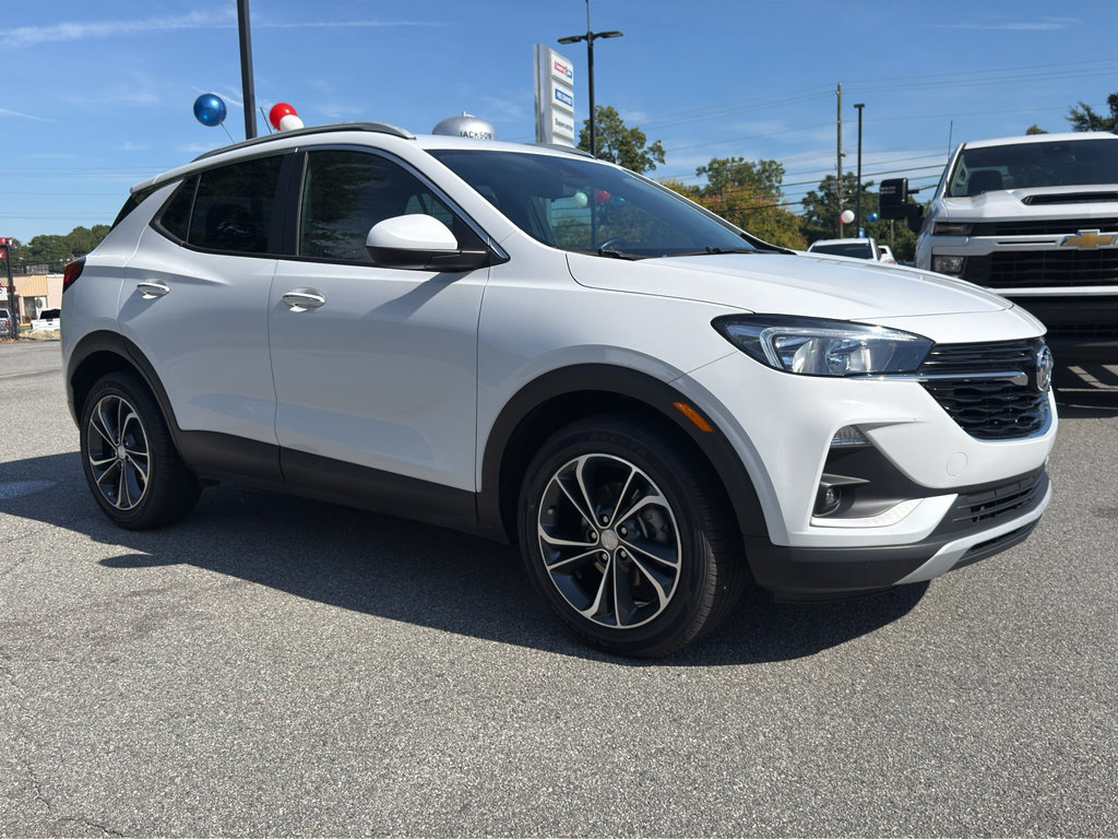 Used 2022 Buick Encore GX Select FWD image 2