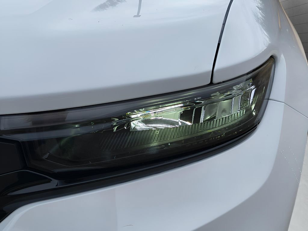 New 2025 Jeep Grand Cherokee Altitude image 12