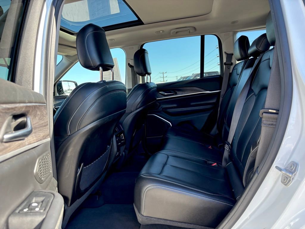 Used 2022 Jeep Grand Cherokee Limited 4xe image 12