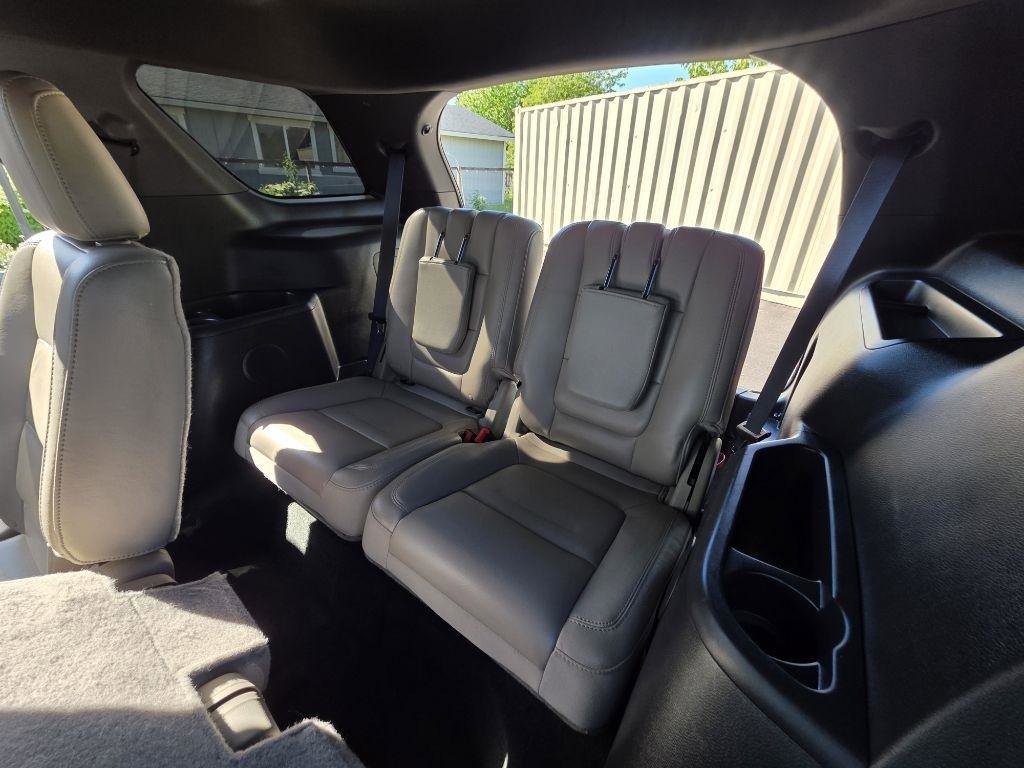 Used 2014 Ford Explorer XLT w/ Equipment Group 202A FWD image 18