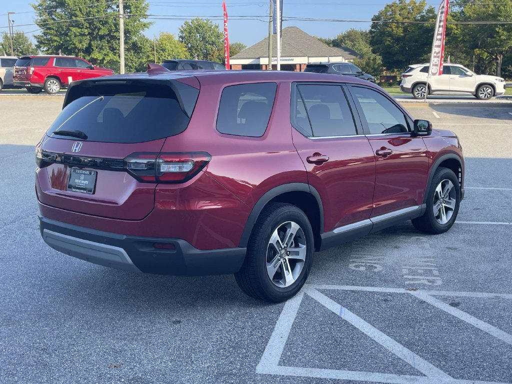 Used 2025 Honda Pilot EX-L image 6