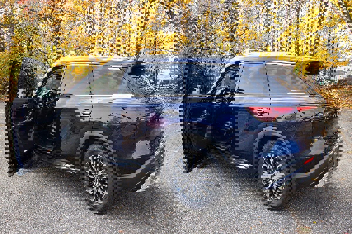 Used 2022 INFINITI QX60 Sensory w/ Cargo Package image 7