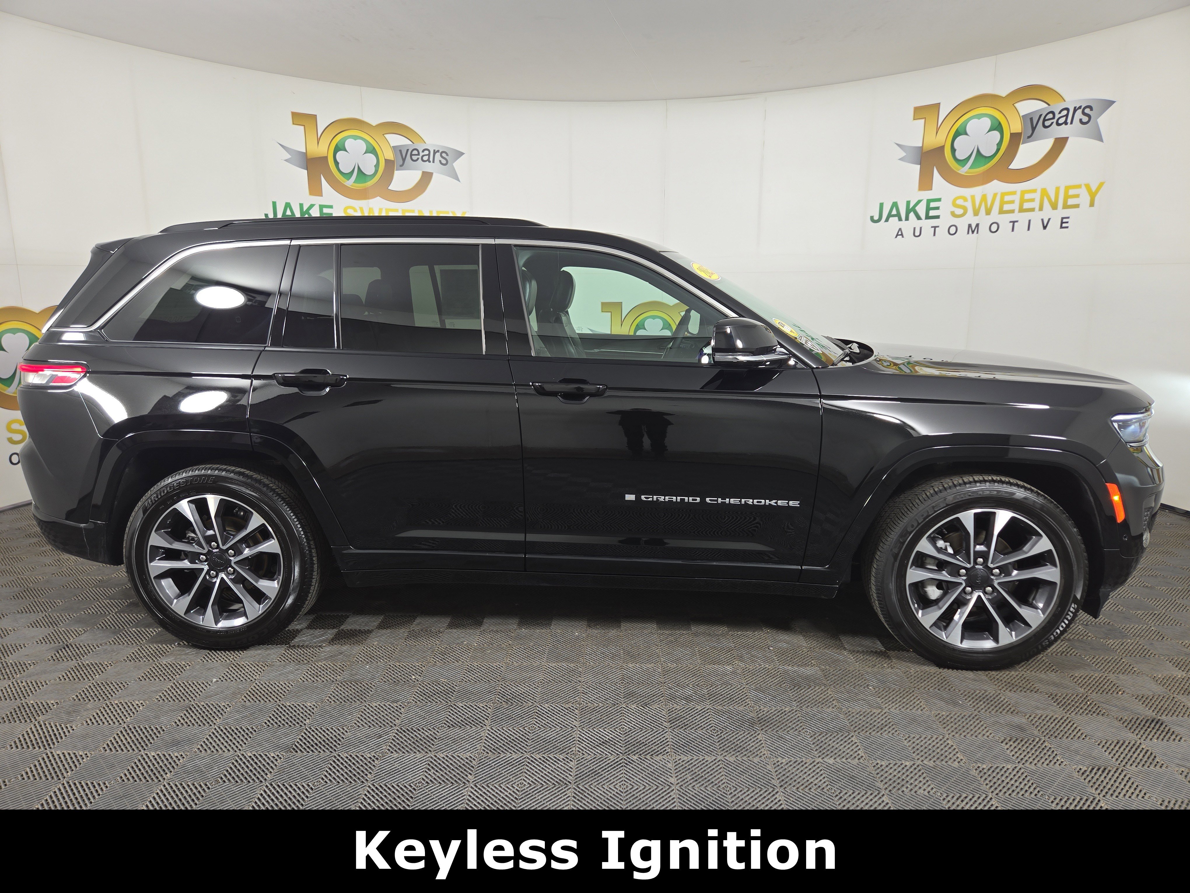 Certified 2025 Jeep Grand Cherokee Overland image 11