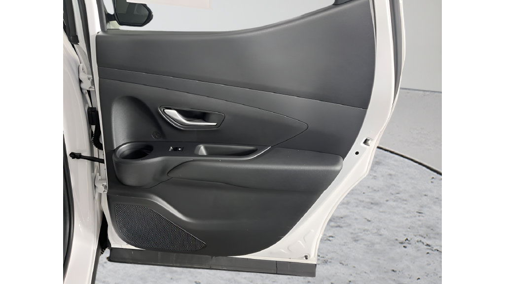 Used 2025 Hyundai Santa Cruz SEL FWD image 13