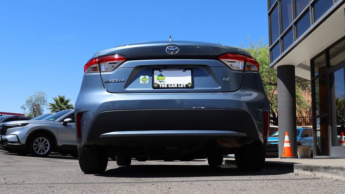 Used 2022 Toyota Corolla LE FWD image 12