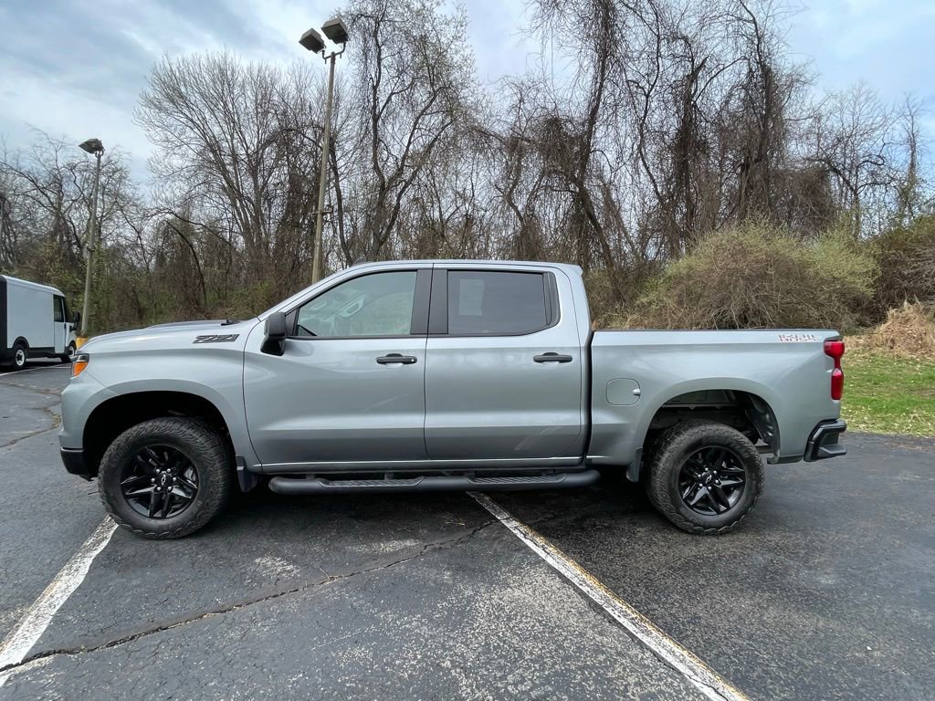 Certified 2025 Chevrolet Silverado 1500 Custom Trail Boss w/ LPO, Dark Essentials Package AWD/4WD image 6