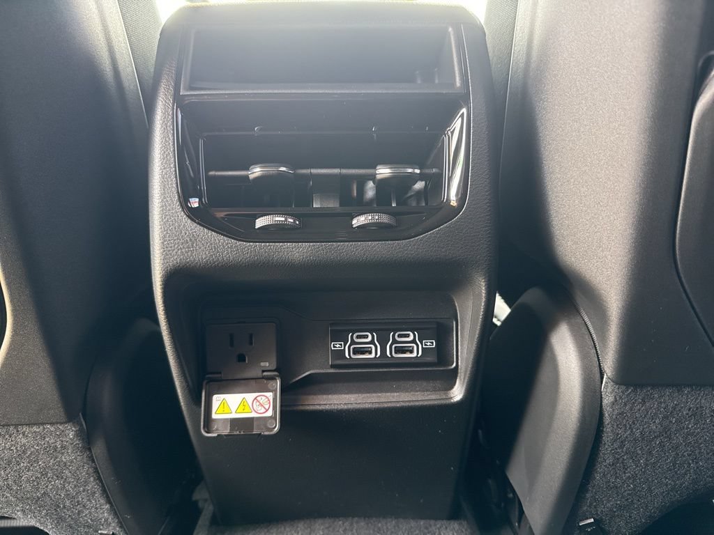 New 2025 Jeep Grand Cherokee Altitude AWD/4WD image 24