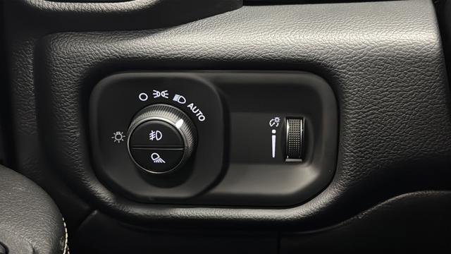 New 2026 RAM 2500 Big Horn AWD/4WD image 32